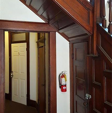 4th image of 401 E Twin Springs St
