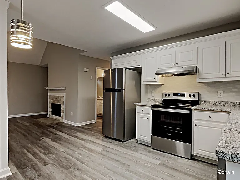 2600 Poplar Ln — Photo 4