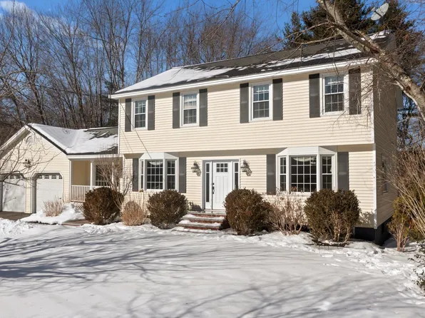 27 Drakeside Road, Hampton, NH 03842