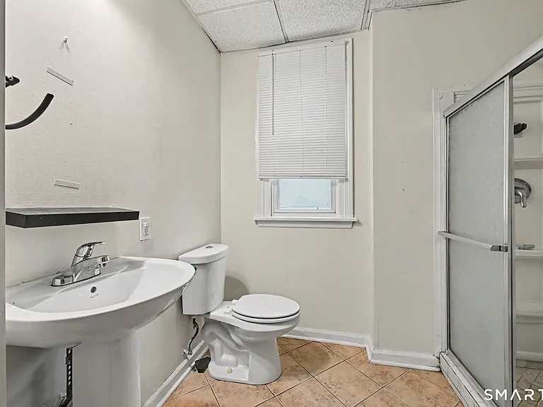 135 Sherwood Ave — Photo 7