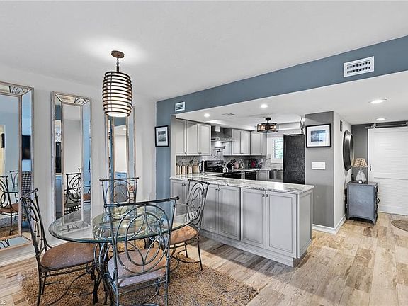 3rd image of 4210 Steamboat Bnd APT 402