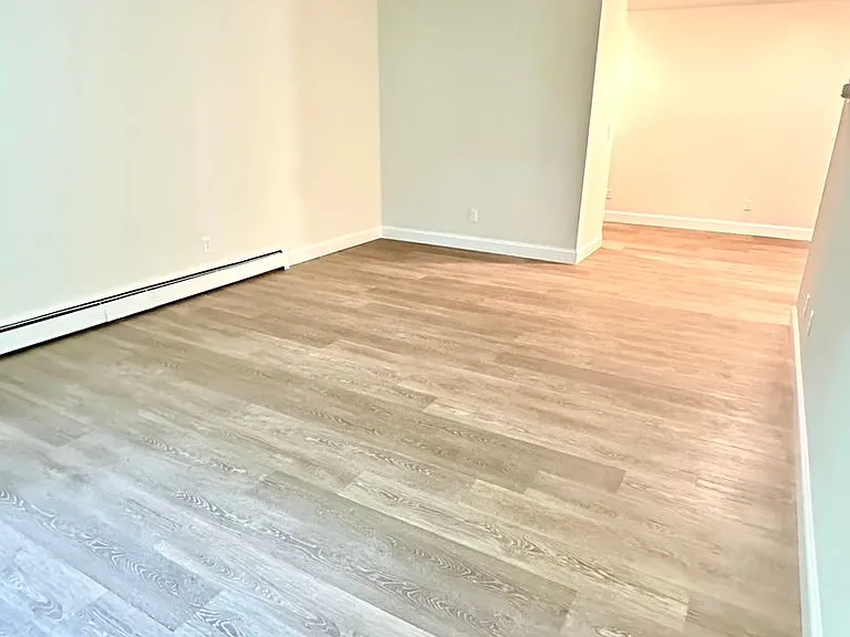 2100 Stanley St — Photo 7