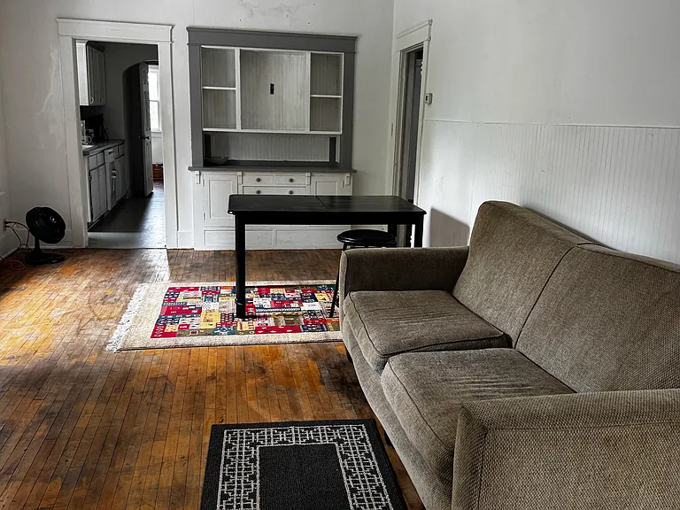 810 NE Michigan St #2 — Photo 4