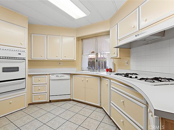 4th image of 1430 Vista Grande Dr