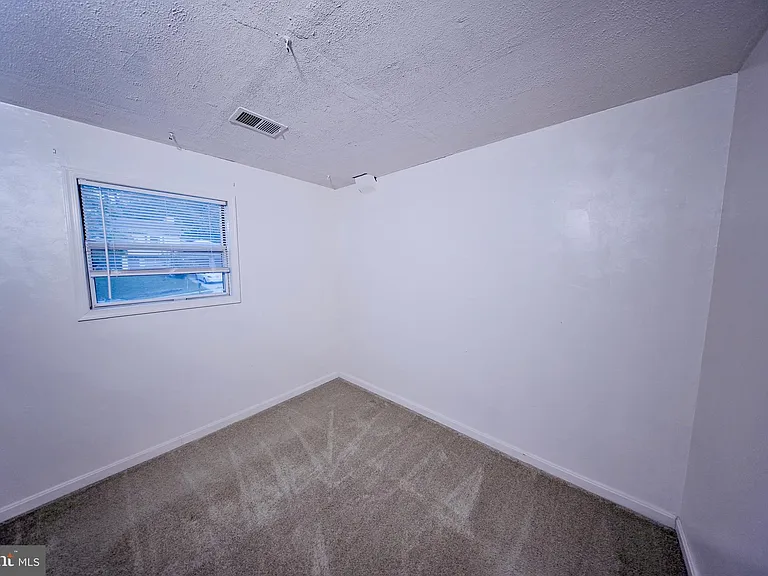 3308 Heidi Ln — Photo 18