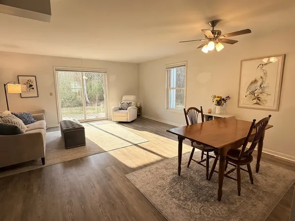 151 Ledgewood Cir, Burlington, VT 05401