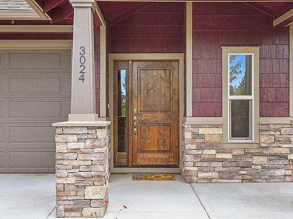 2nd image of 3024 NE Flagstone Ave