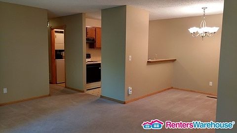 2nd image of 2464 Cobble Hill Alcove