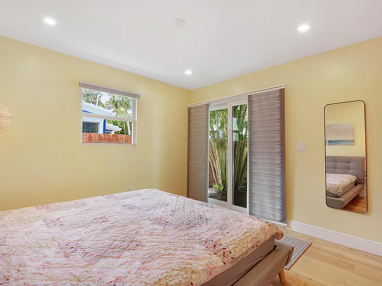 721 N Lakeside Dr — Photo 22