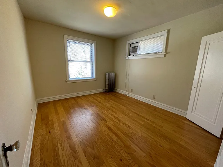 5079 Waterman Blvd — Photo 7