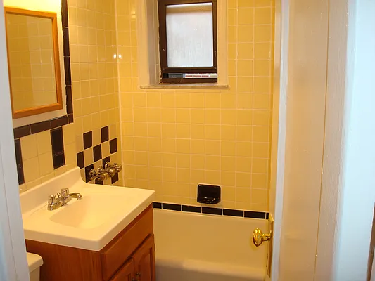 Rented by Realty 2000 Corp | media 23