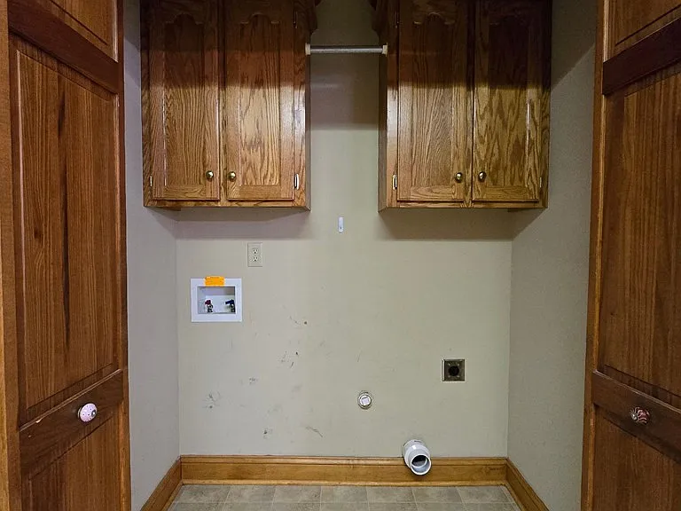 3563 Beacon Dr — Photo 9