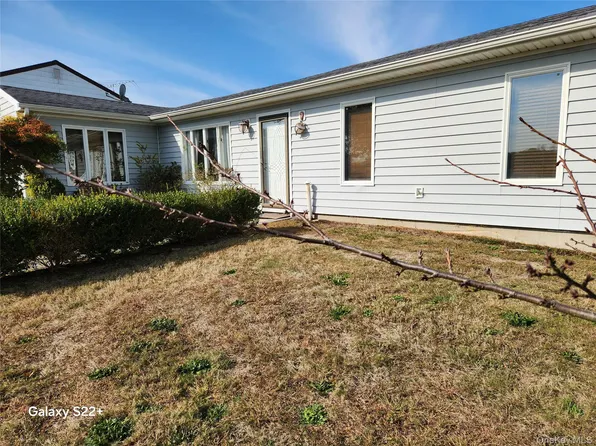 53 Drake Avenue, Bellport, NY 11713
