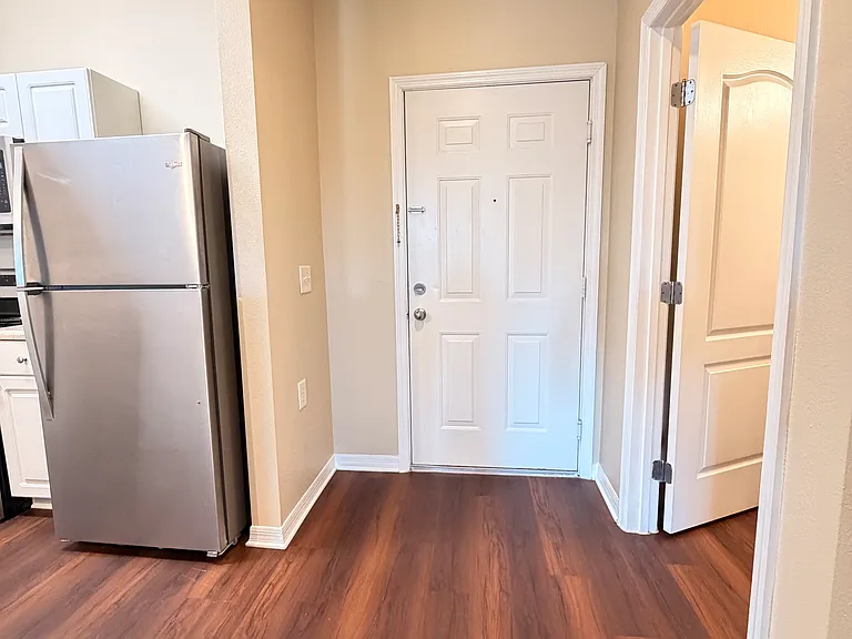 1700 Villa Capri Cir #213 — Photo 2