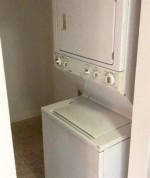 2 bed, 1.0 bath, 920 sqft, $2,000 — Photo 2