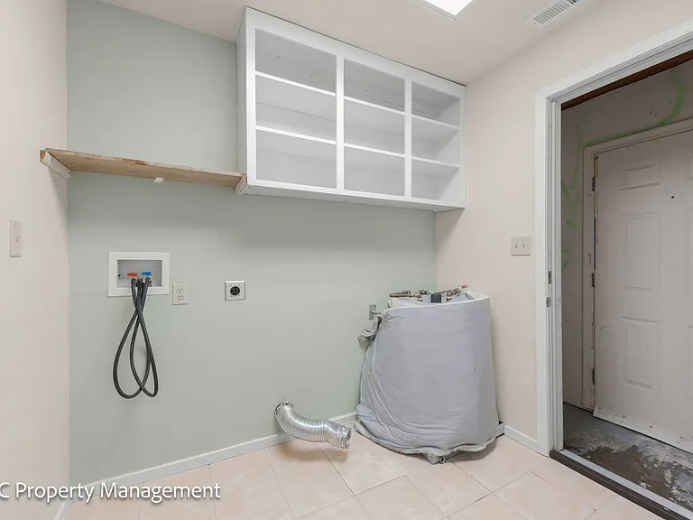 4780 Cody Ave — Photo 39