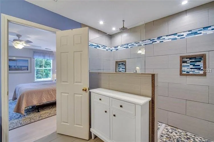 3 bed, 1728 sqft, $3,000 — Photo 2