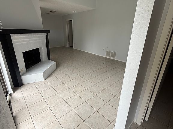 2nd image of 847 Dublin Dr APT B