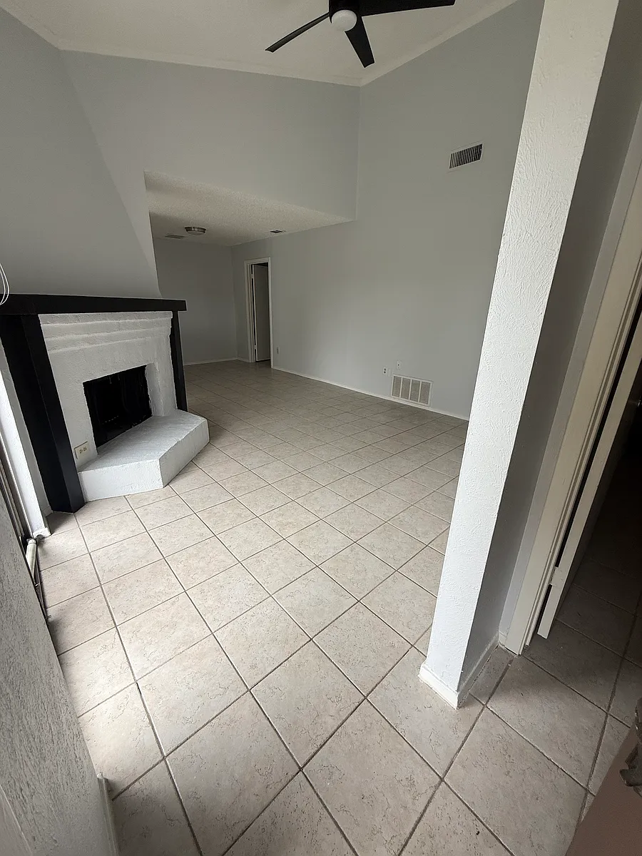 Building Photo - 847 Dublin Dr #B