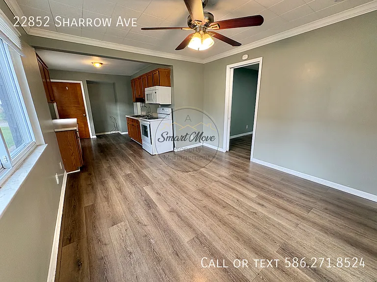 22852 Sharrow Ave — Photo 10