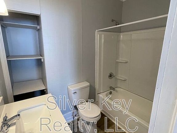 5th image of 17 Sunset Ave #1
