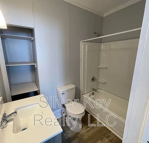 17 Sunset Ave #1 — Photo 5