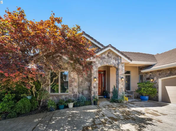 854 Hazelnut Dr, Woodburn, OR 97071