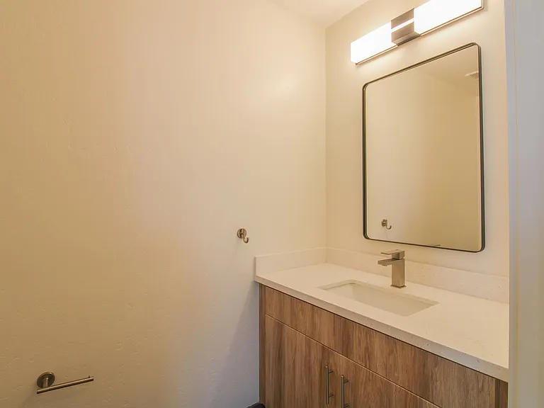 Newly Built Luxury Apartments in San Luis Obispo "Little Italy" — Photo 18