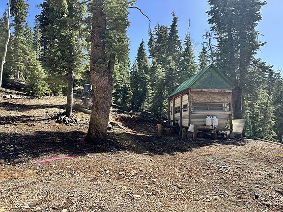 2nd image of 915 W Shale Nck
