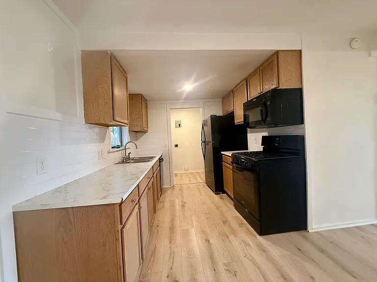620 W Avenue B — Photo 29