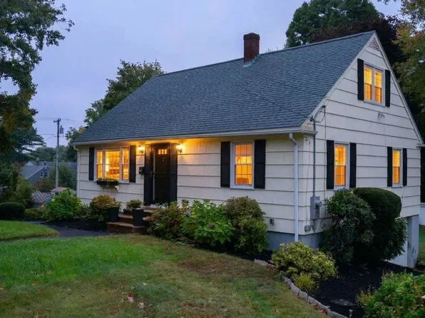 107 Gardner St, Groveland, MA 01834