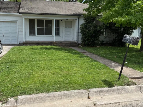 1806 Throckmorton St, Gainesville, TX 76240