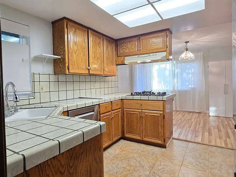 2795 Fountain Oaks Dr — Photo 3