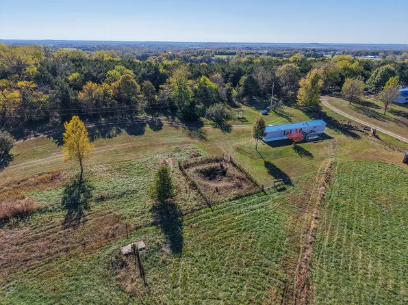 28 Mayflower Lane, Buffalo, MO 65622