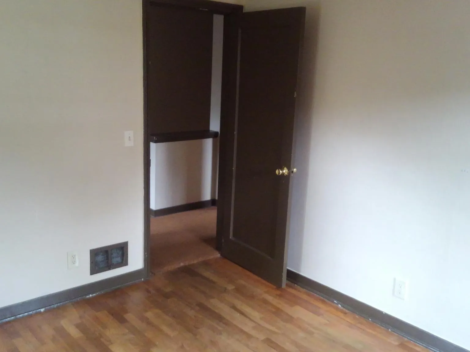939 Ann St — Photo 2