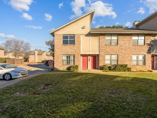 3041 W Sycamore Cir, Euless, TX 76040