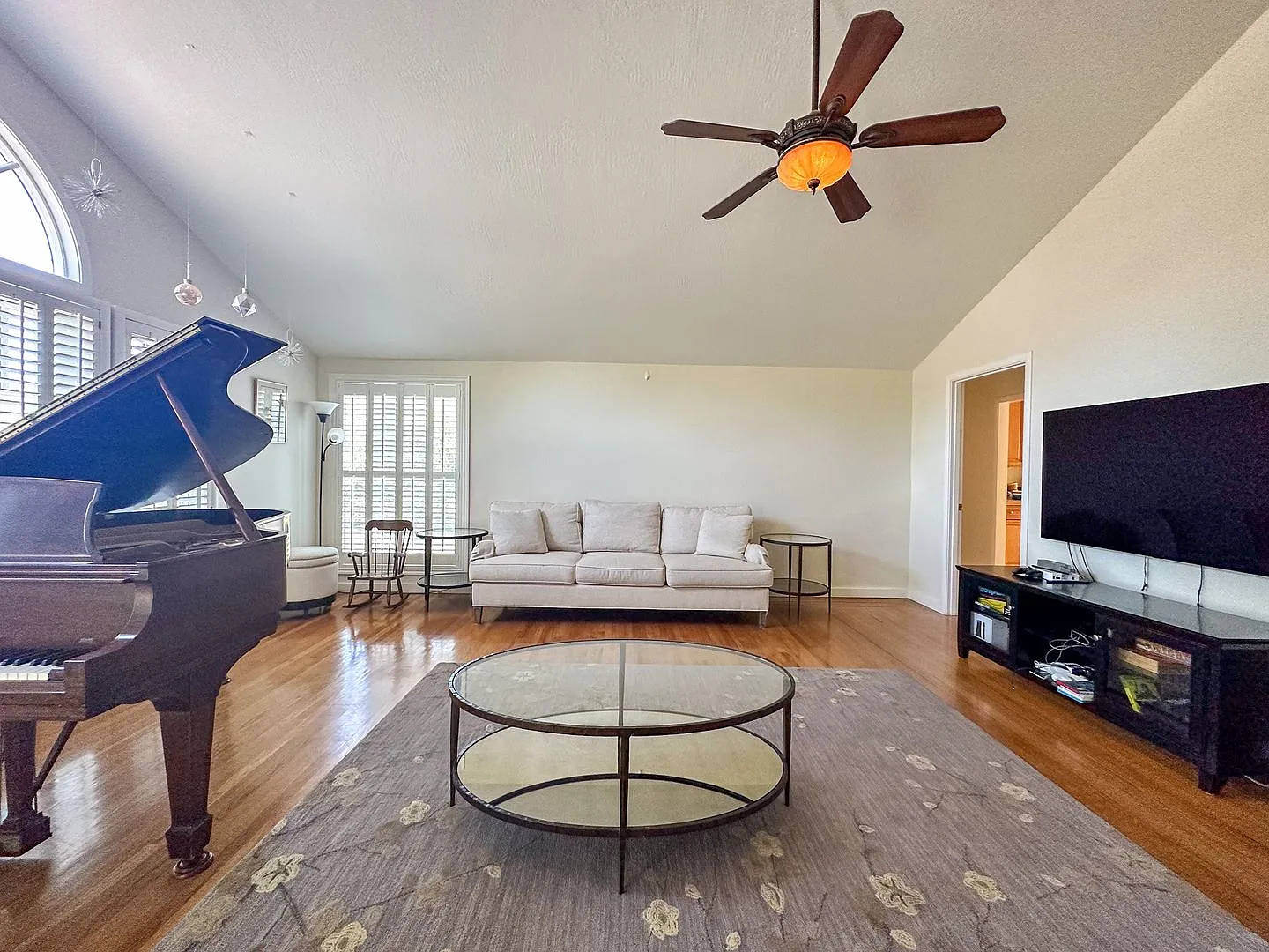 Single-Level Los Gatos Home with Expansive Living Space — Photo 4