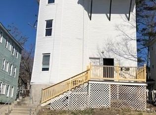 215 Beacon St, Worcester, MA 01610