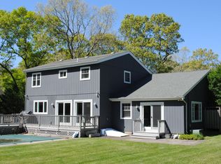 54 Old Depot Rd, Quogue, NY 11959