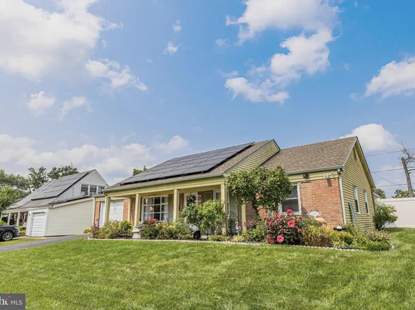 132 Edge Ln, Willingboro, NJ 08046