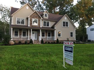 97 Stonehenge Ter, Clark, NJ 07066
