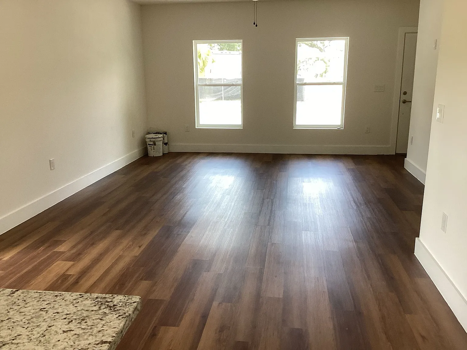 3 bed, 1279 sqft, $1,900 — Photo 4