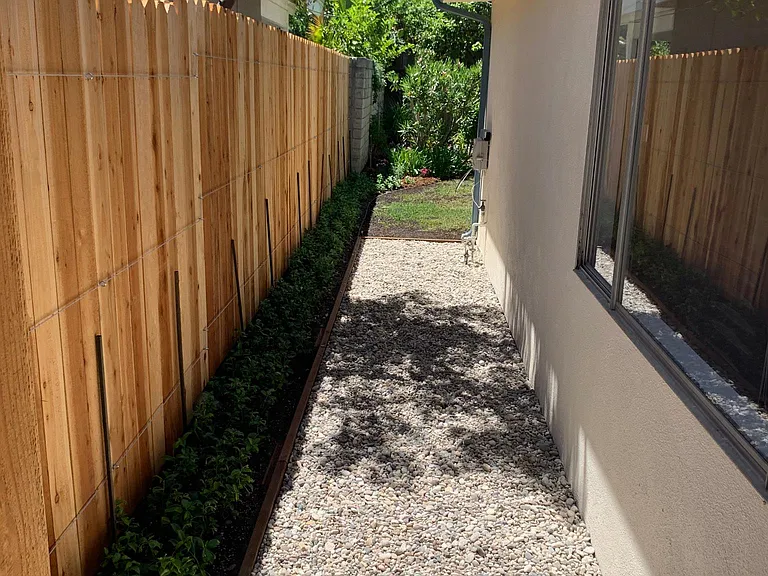 22040 Del Valle St — Photo 15