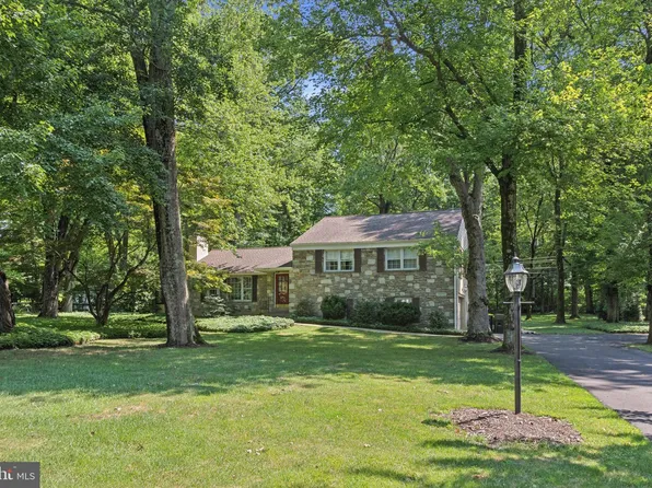 2825 Lundy Ln, Huntingdon Valley, PA 19006