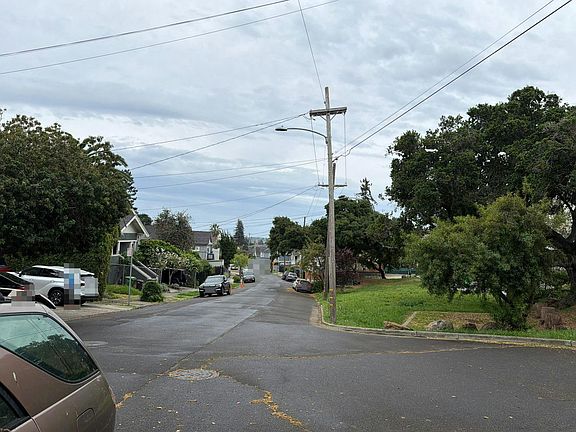 5th image of 2630 Highland Ave