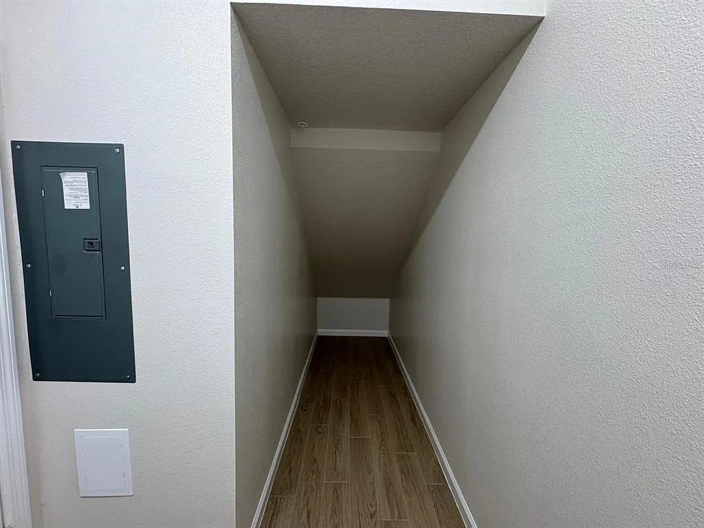 3 bed, 2.5 bath, 2147 sqft, $2,700 — Photo 4