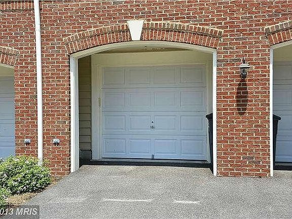 3rd image of 3516 Huntley Manor Ln