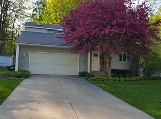 8683 Woodhaven Dr SW, Byron Center, MI 49315