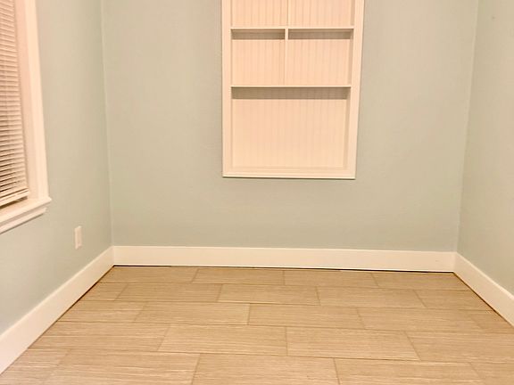 2nd image of 1212 Azalea Ct W