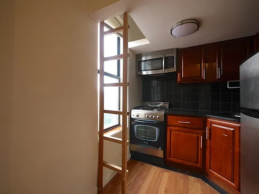 Rented by New York Residence | media 10